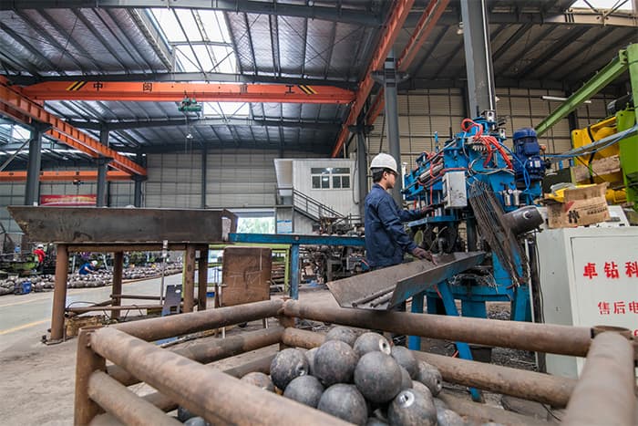 临江加油站网架安装